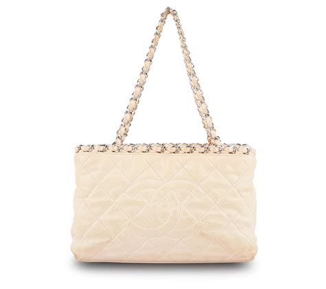 chanel chain trim tote